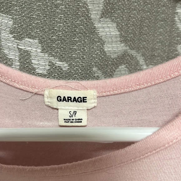Small Garage light pink razorback tank top - Picture 3 of 3